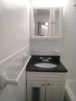 Rented by City Connections Realty | media 3