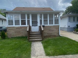 28359 Felician St, Roseville, MI 48066