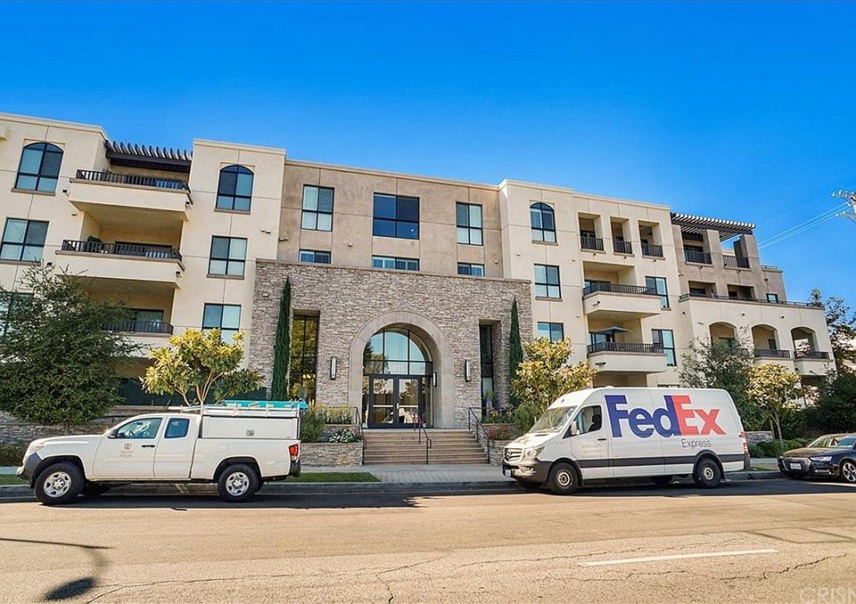 1st image of 5015 Balboa Blvd Unit 309