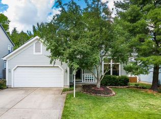 1048 Welwyn Dr, Columbus, OH 43081