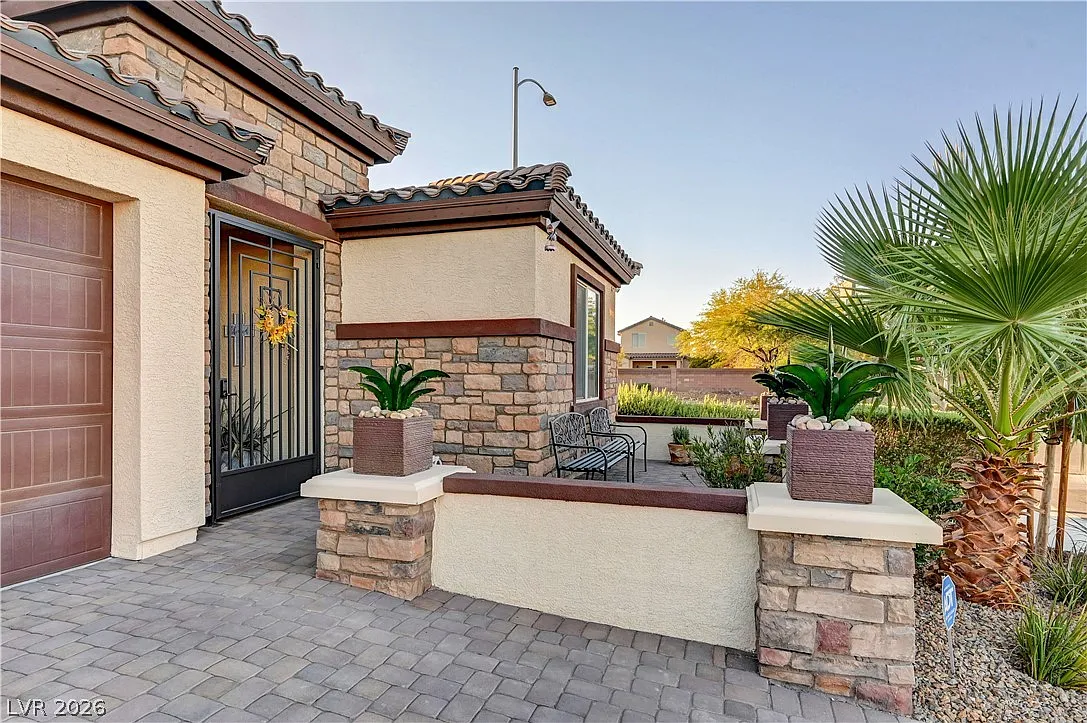 4 bed, 3.0 bath, 2753 sqft, $4,000 — Photo 4