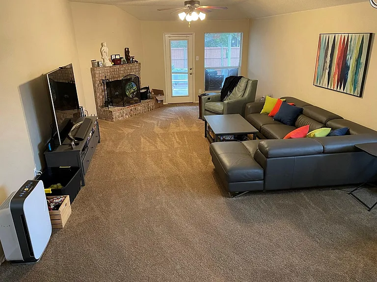 528 Baylor Dr — Photo 3