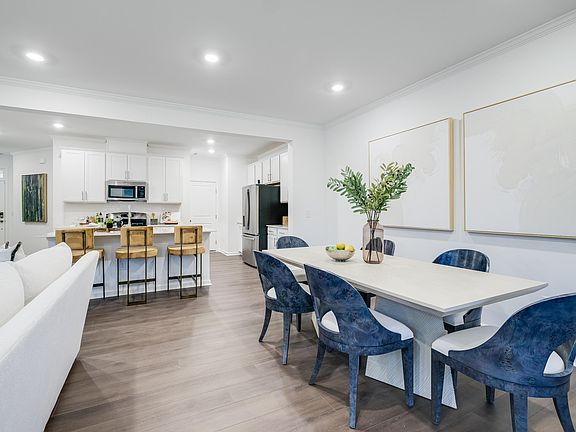 4th image of 2208 Caen St #6