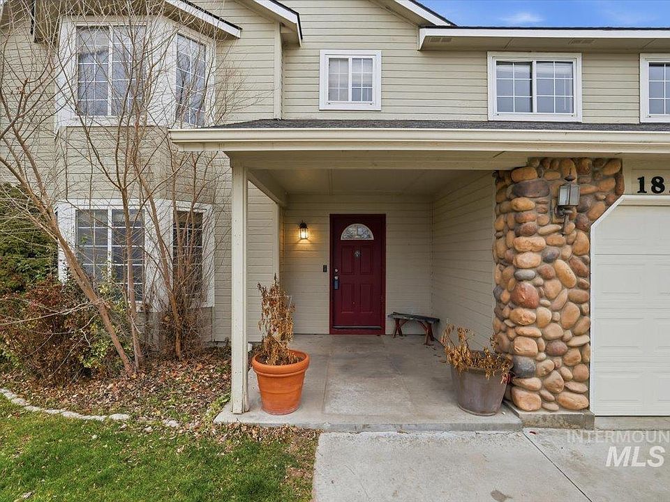1st image of 1826 W Camelot Dr