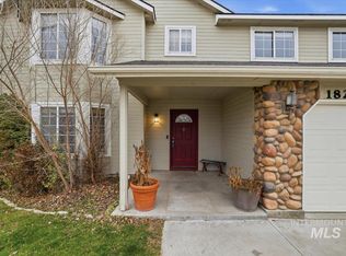 1826 W Camelot Dr, Nampa, ID 83651