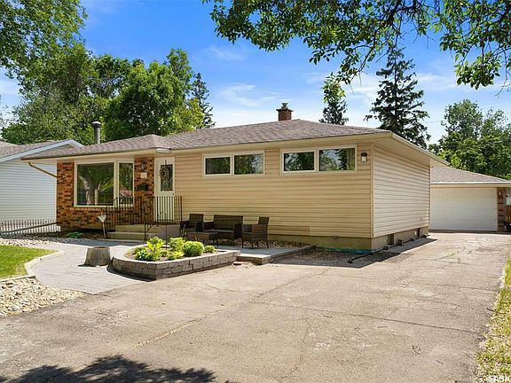2nd image of 61 Malone Cres