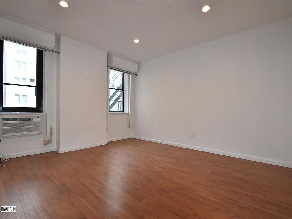 1st image of 34 W 37th St Fl 3