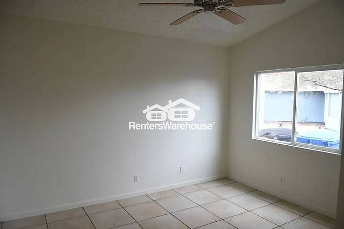 938 N Evergreen Ct — Photo 10