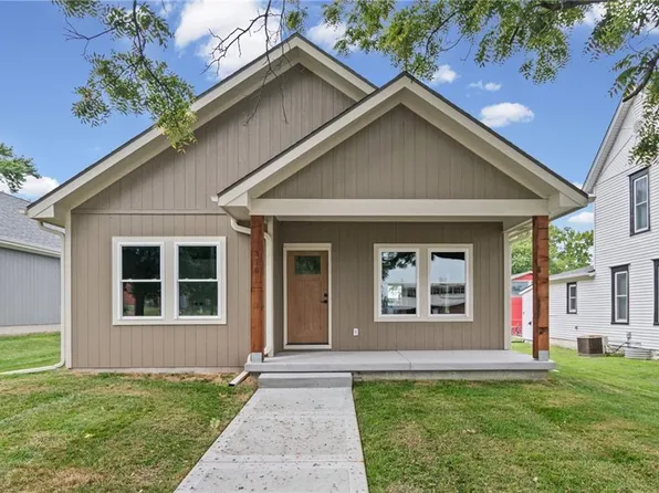 314 W 4th St, Cameron, MO 64429