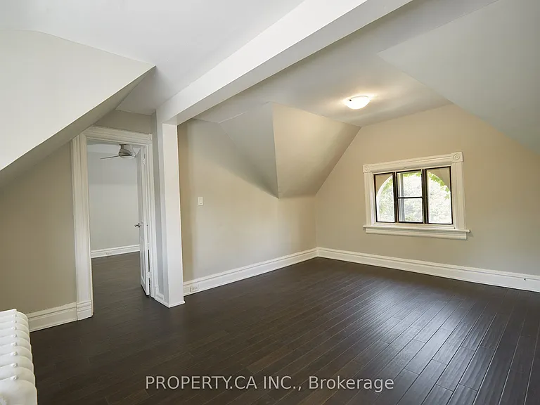 345 Gladstone Ave #UPPER — Photo 13