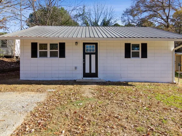 1003 Locke St, Dalton, GA 30721