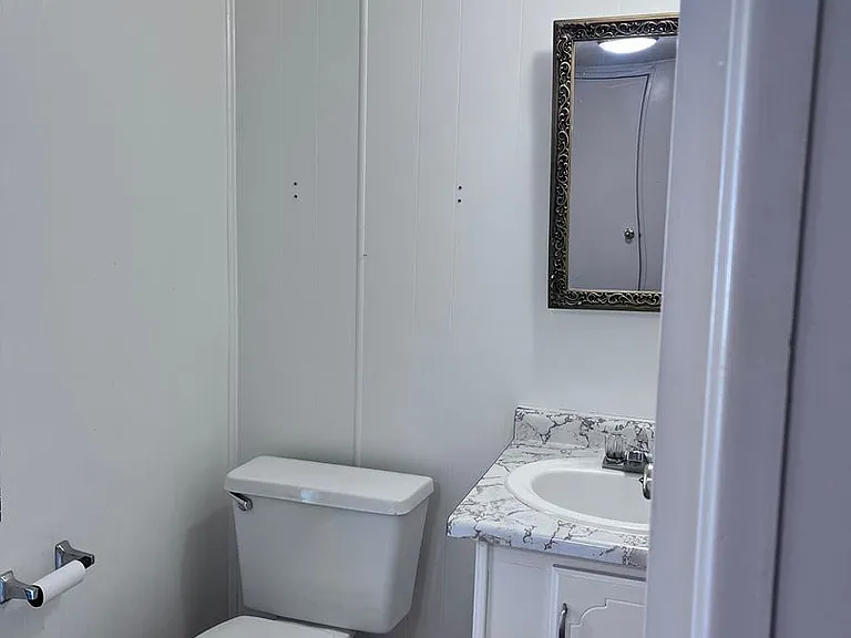 1053 Caroline Ct — Photo 8