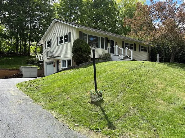21 Woodland Dr, Barre, VT 05641