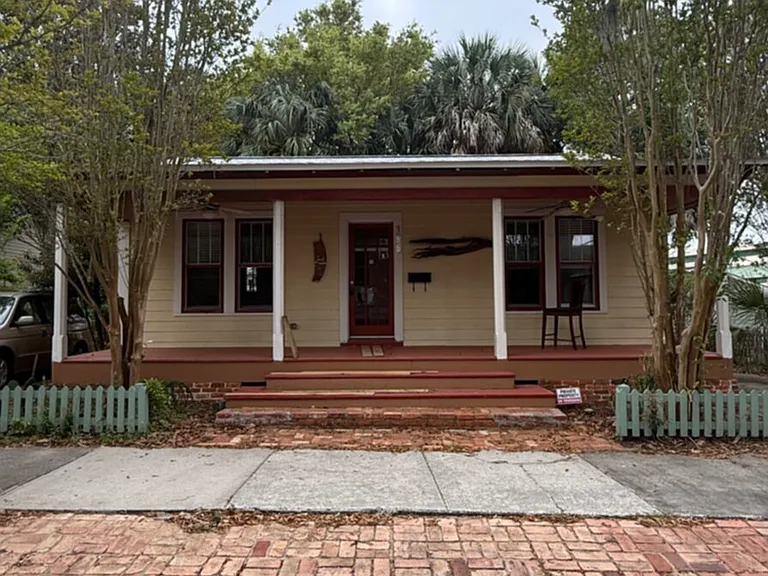 307 E La Rua St — Photo 1