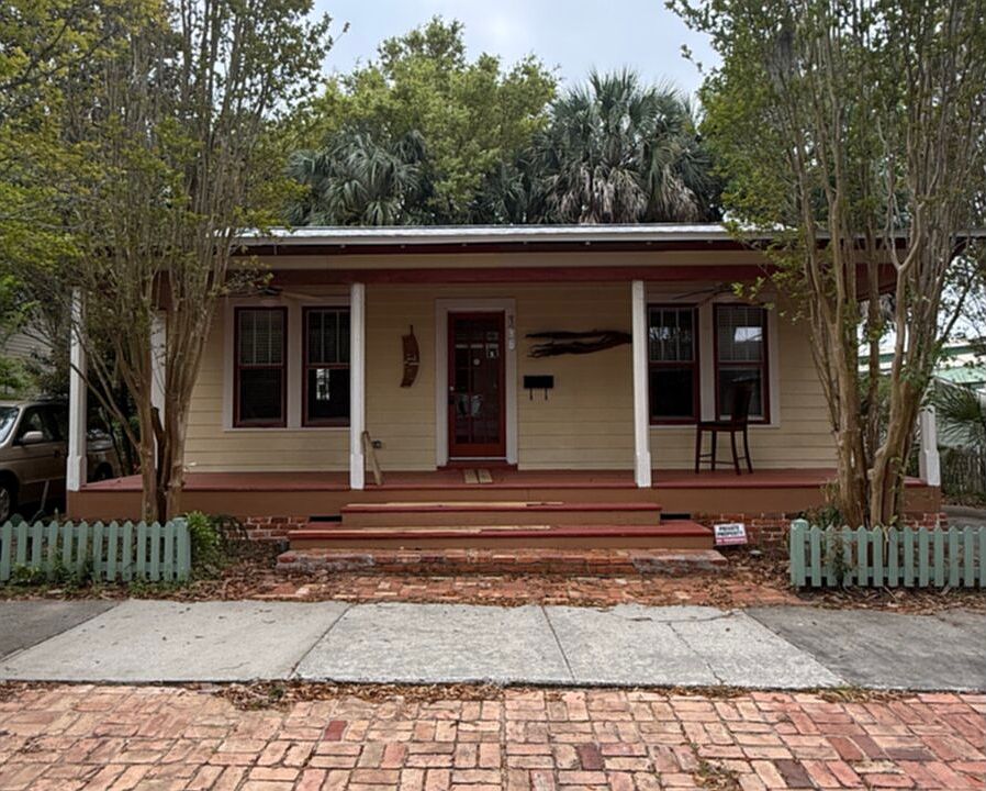 1st image of 307 E La Rua St