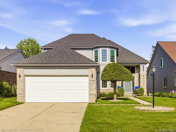 57196 Copper Creek Dr W, Washington, MI 48094
