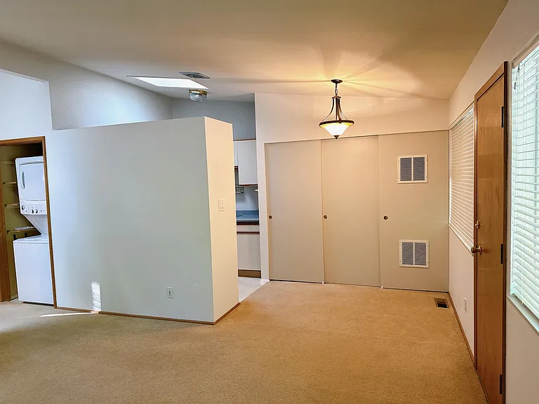2215 Broadway St — Photo 7