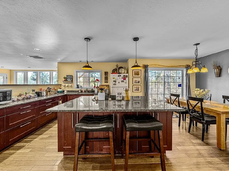 700 Blue Ridge Dr — Photo 33