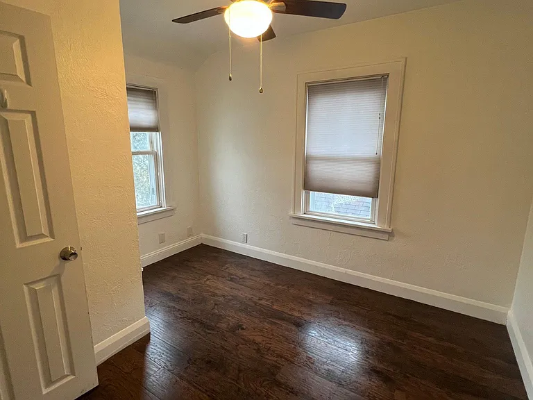 2349 Portsmouth Ave — Photo 9
