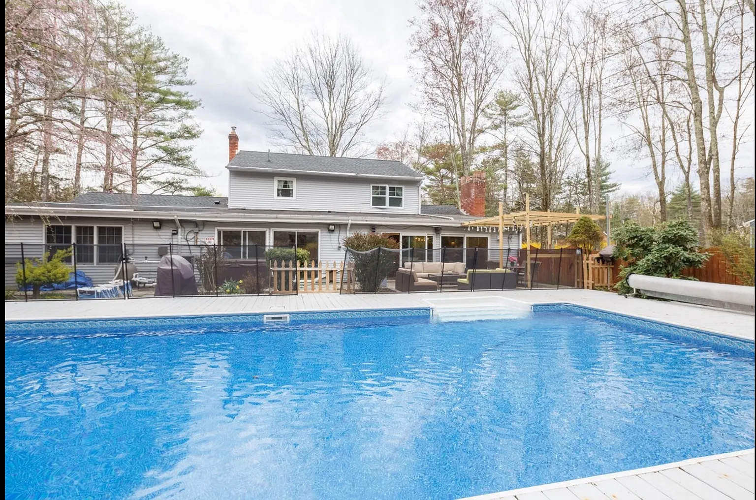 41 Park Dr photo 1