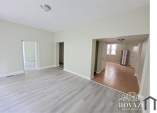 3rd image of 14 Isabella Ave #1