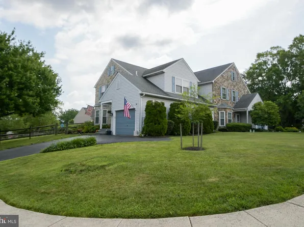 250 Longchamp Dr, Souderton, PA 18964