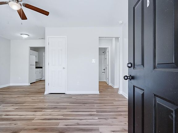 2nd image of 406 Foxtrace Ln #B