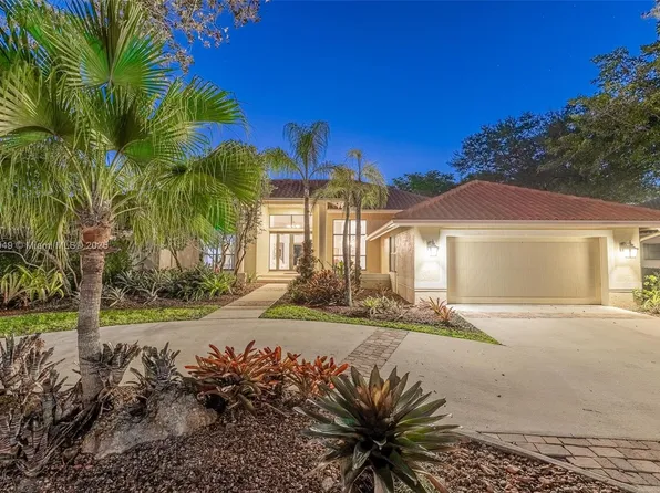 1285 Manor Ct, Weston, FL 33326