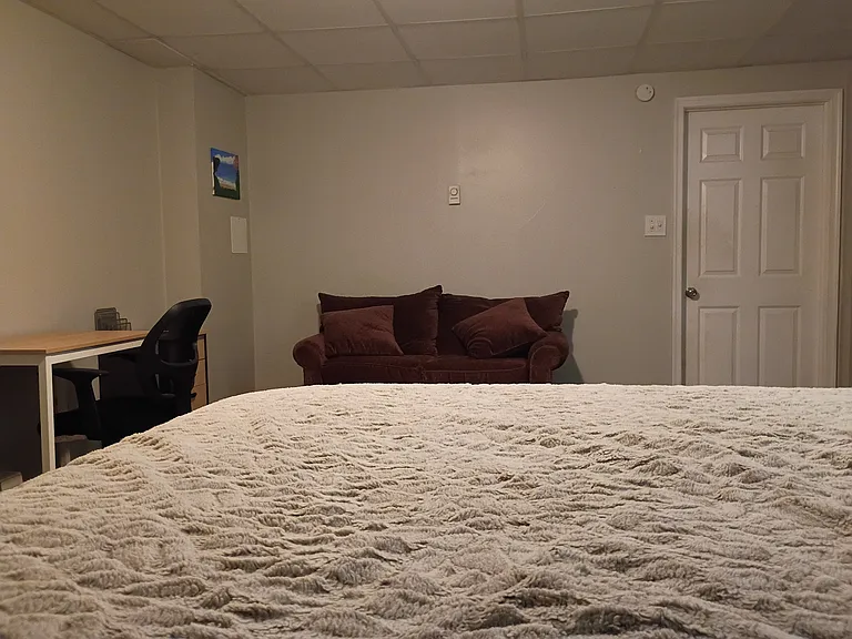 906 Colonial Dr — Photo 21