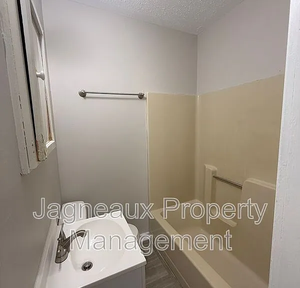 116 S Stanford St — Photo 6