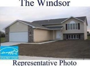 2724 Bear Paw Dr, Portage, IN 46368
