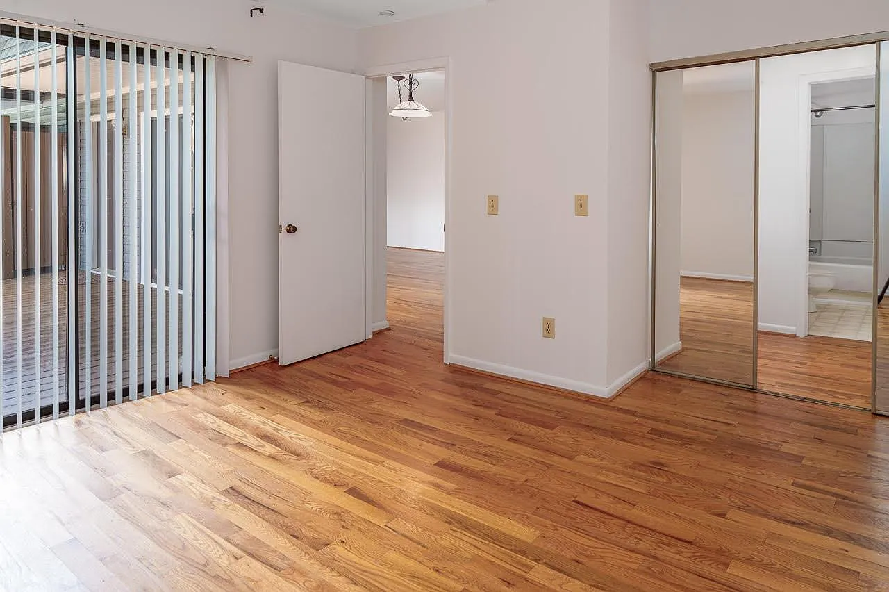 2 bed, 1000 sqft, $1,480 — Photo 3