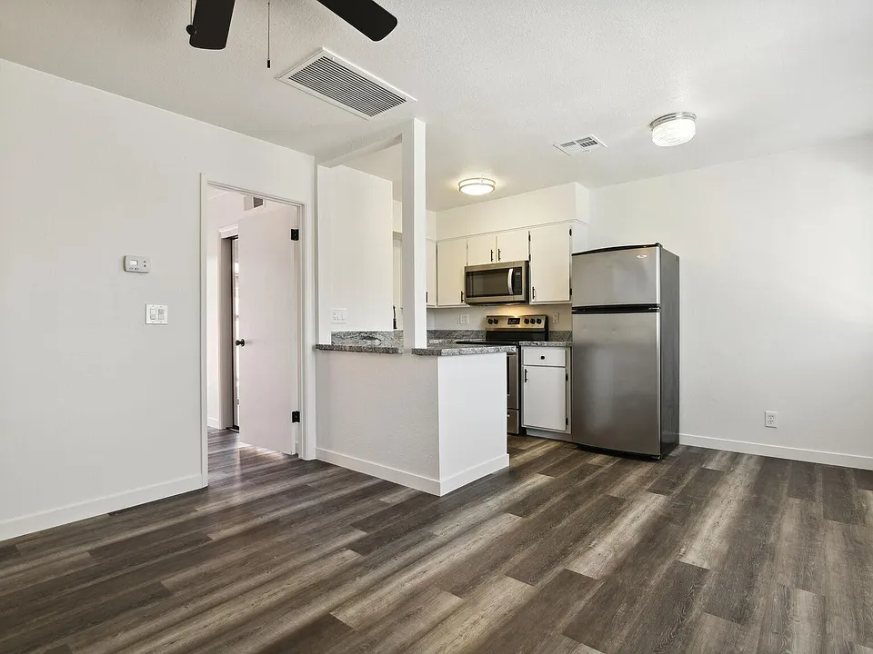 2209 S Granada Dr
