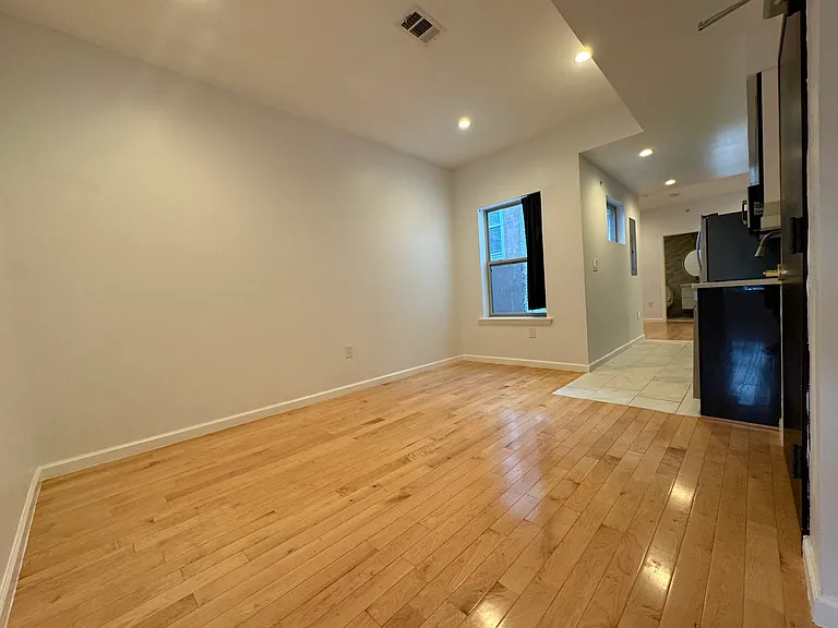 657 N 12th St #2 — Photo 2