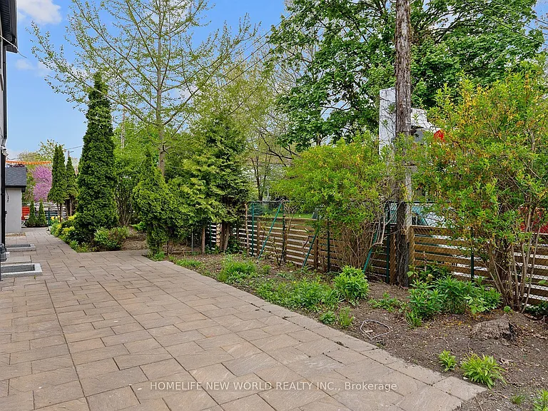 1842 Dundas St E — Photo 5
