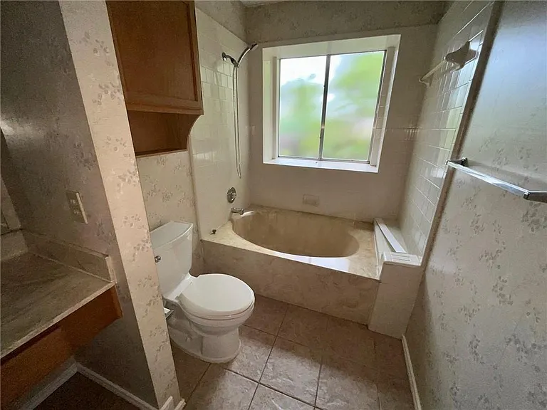 16508 Framingham Cir — Photo 9
