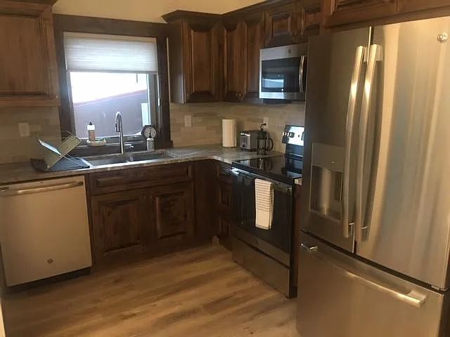 2 bed, 886 sqft, $1,950 — Photo 4