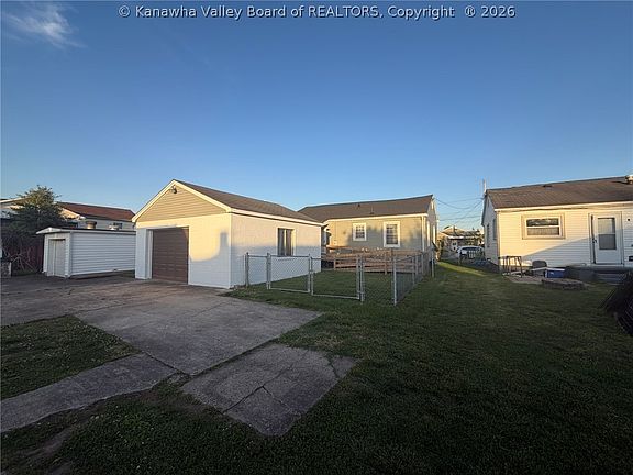 4th image of 313 21st St