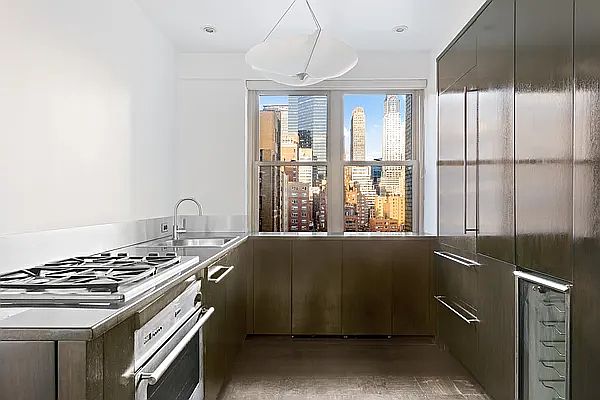 1st image of 7 Park Ave APT 156
