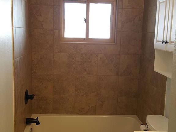 3rd image of 485 Maplewood Ct
