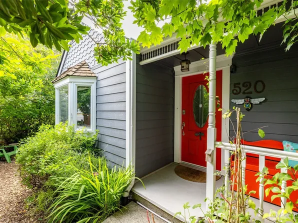 520 4th Street, Anacortes, WA 98221