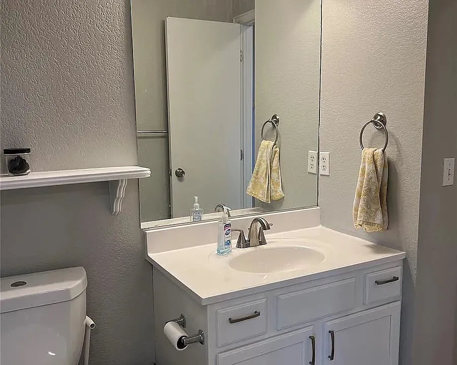 3 bed, 1786 sqft, $2,500 — Photo 3