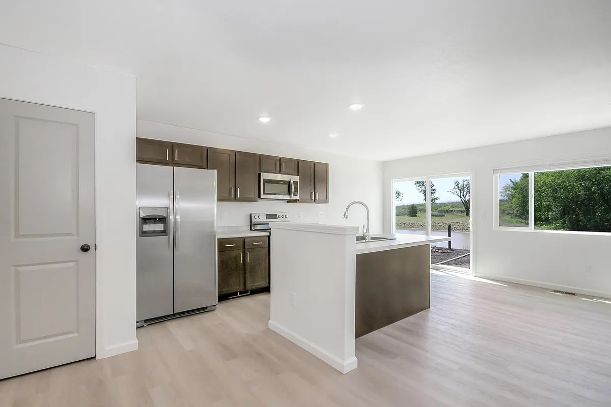 Building Photo - 13609 E Pawnee St #20