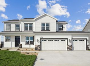 4336 Blair Ridge Rd, Cedar Falls, IA 50613