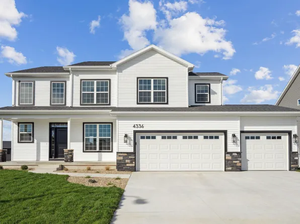 4336 Blair Ridge Rd, Cedar Falls, IA 50613