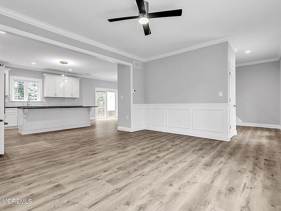 5th image of 217 Nantucket Road