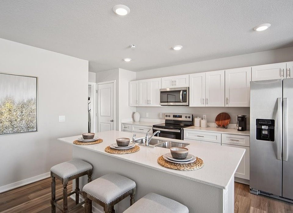 1st image of 1058 Maple St