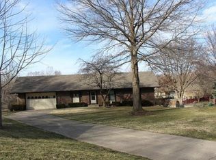 213 NE 1st Street Ter, Blue Springs, MO 64014