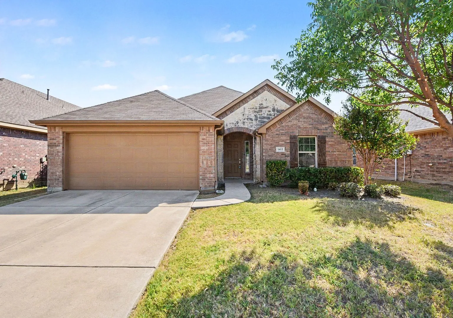 Welcome to 1412 Villa Paloma Blvd, Little Elm, TX 75068! This beautifully maintained 4-bedroom, 2... — Photo 2