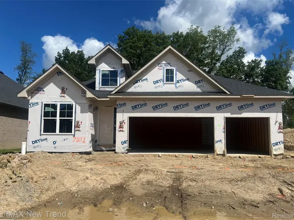 7832 Trailside Ct, West Bloomfield, MI 48323